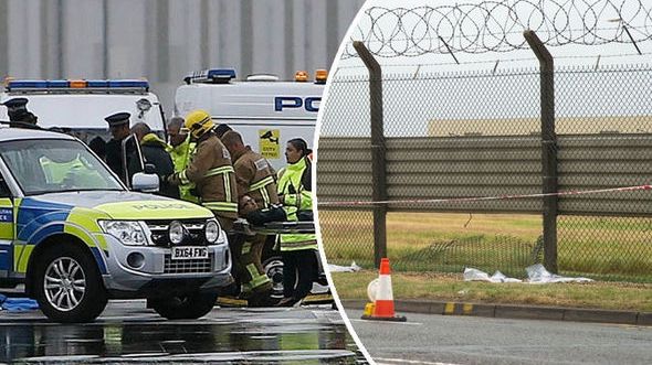 Protest spontan la aeroportul Heathrow. Trei persoane au fost reţinute 