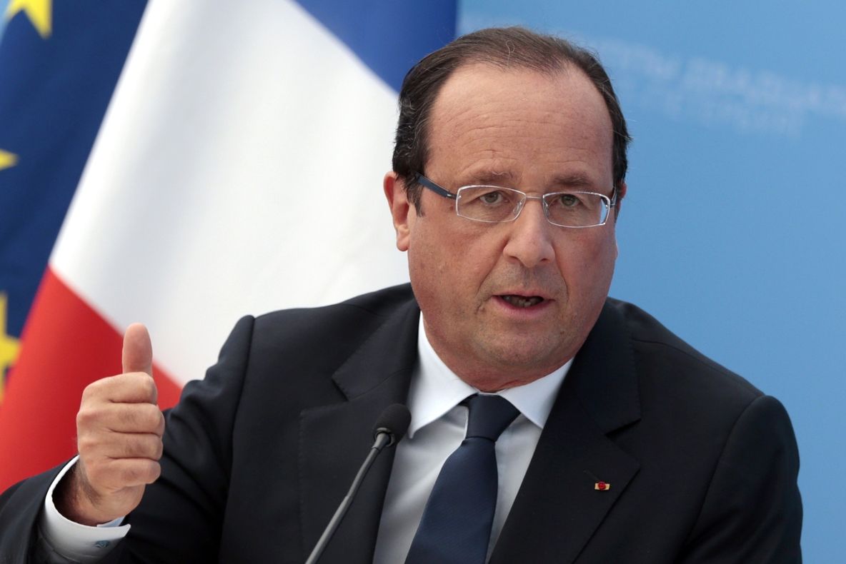 Hollande și Cameron au convenit să-şi intensifice cooperarea în lupta împotriva ISIS