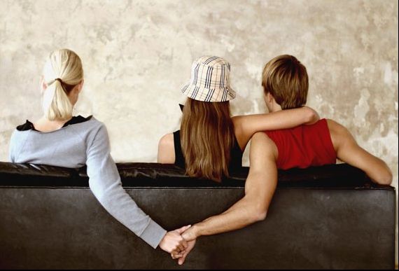 A aflat că soțul o înșală și a decis să se răzbune pe el. Bărbatul a înlemnit când a găsit acasă...