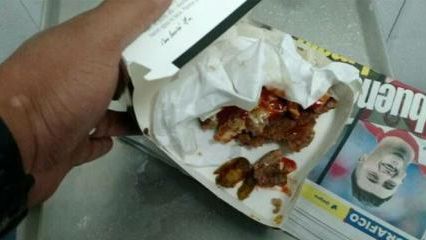 Şocant! Ce a găsit într-un hamburger de la McDonald's