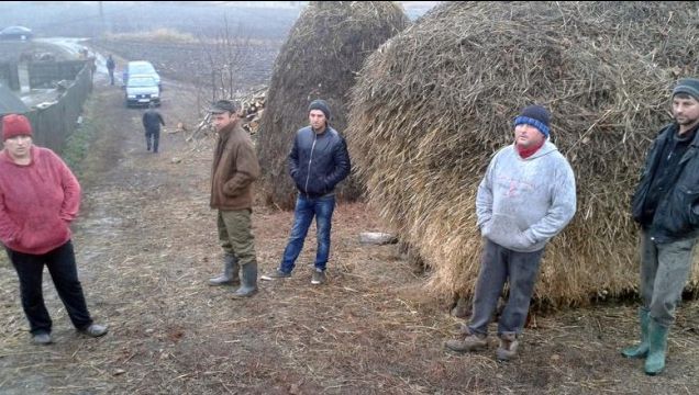 Motivul incredibil pentru care mai mulţi băcăuani dorm în fânării