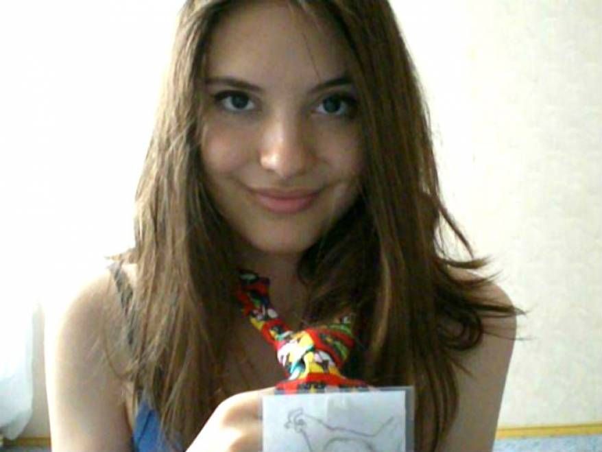 Cine este tânăra de 18 ani care a murit luni, la două săptămâni de la incendiul din Colectiv