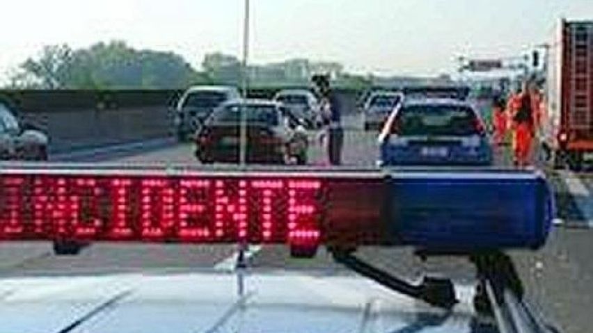 Român de 27 de ani, mort într-un accident rutier în Italia. Logodnica sa însărcinată, grav rănită