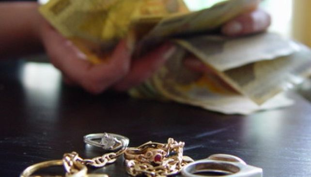 Atenţie! Cum funcţionează metoda de înşelăciune în care e folosit numele "Regelui" Cioabă