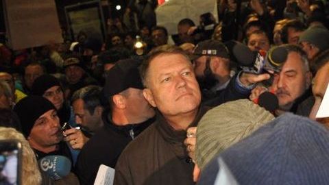 Preşedintele Klaus Iohannis, în Piaţa Universităţii. A şasea seară de proteste
