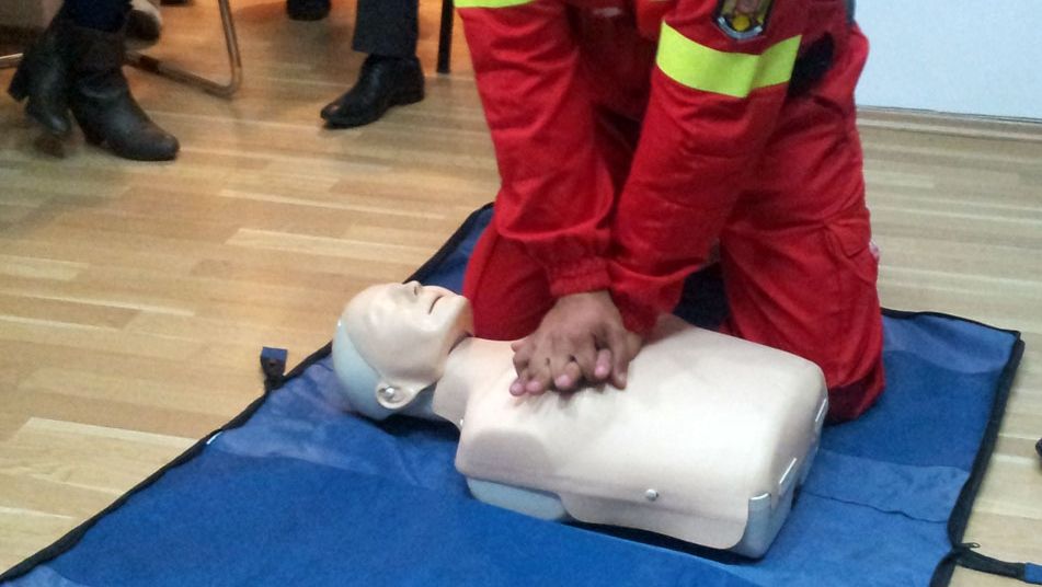 Ce putem învăța după tragedia din Colectiv. ”Românii trebuie știe să acorde primul ajutor”