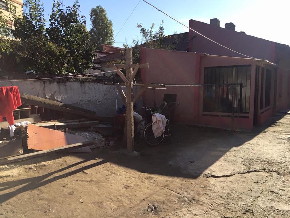 Mobilizare pentru a-i ajuta cei 5 copii rămaşi orfani ai femeii de serviciu care a murit în Colectiv