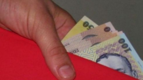 Atenţie! Bani falşi, pe piaţă: cu ce bancnote s-au prezentat mai multe persoane la Poliţie