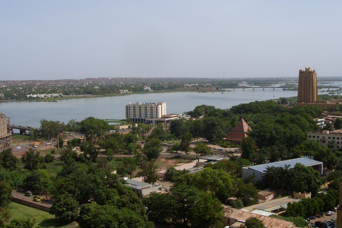 Atac al jihadiştilor la un hotel din Mali: toţi ostaticii, eliberaţi. Cel puţin 27 de persoane,ucise