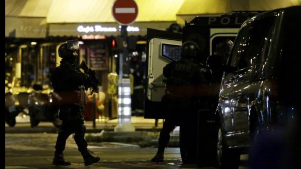 Atentate teroriste Franța. Cele mai puternice fotografii care au surprins tragedia din Franța