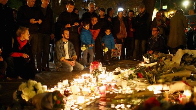 Mesajul unei celebre trupe, după tragedia din Paris:"Cum să facem pentru ca fericirea să câştige..."