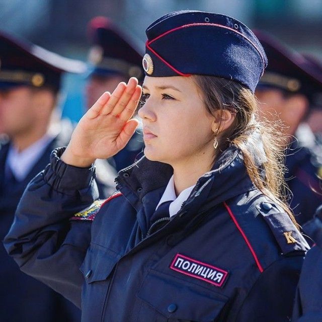 Ce fotografii îşi pun poliţiştii ruşi pe reţelele de socializare