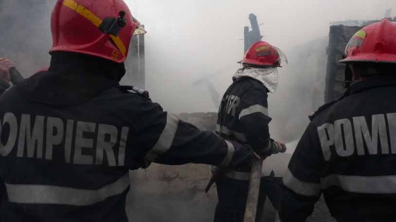 Cum au ajuns familiile unor colonei de la ISU să facă afaceri cu avize de specialitate