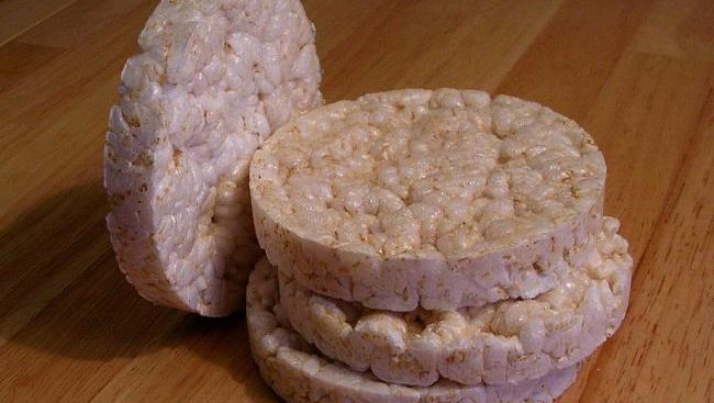 Pericolul ascuns din rondelele de orez expandat. Iată ce substanţă conţin