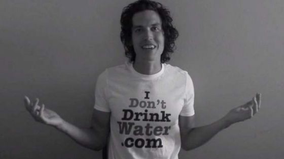 Nu a mai pus gura pe apă de patru ani. Ce s-a întâmplat cu organismul său