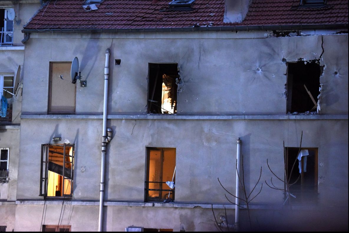 Cine e femeia care s-a detonat în timpul raidului din Saint-Denis. Ultimele ei cuvinte sunt șocante