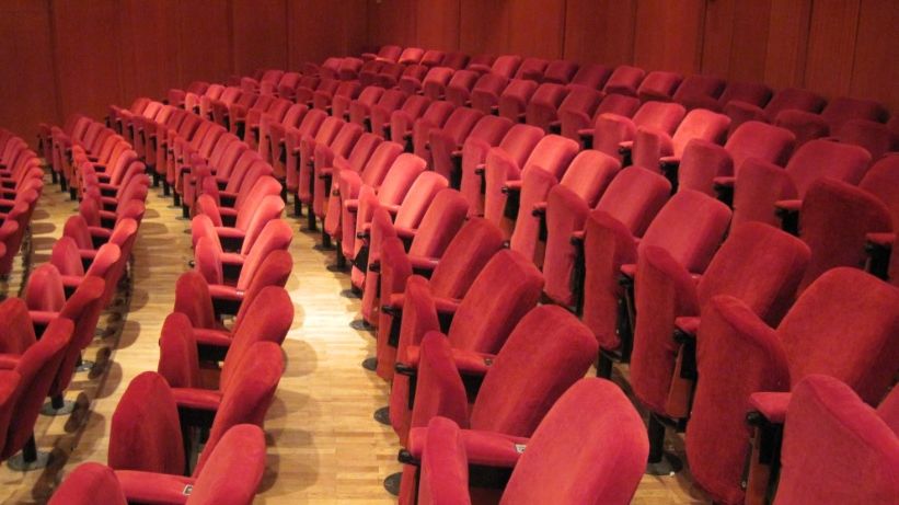 Îndemnul neaşteptat al unei actriţe: "Am spectacol, dar sper din toată inima că o să am sala goală"