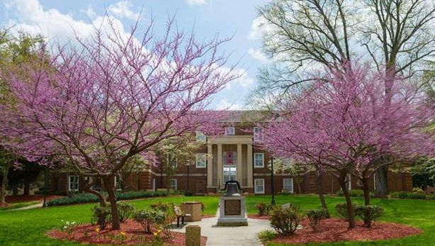 Un nou atac armat într-o universitate din SUA. Autorul atacului, de negăsit 