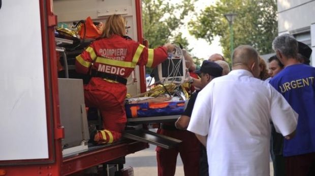 Doar 25 de paturi pentru arși, la 130 de răniți. Observația unui medic britanic la București