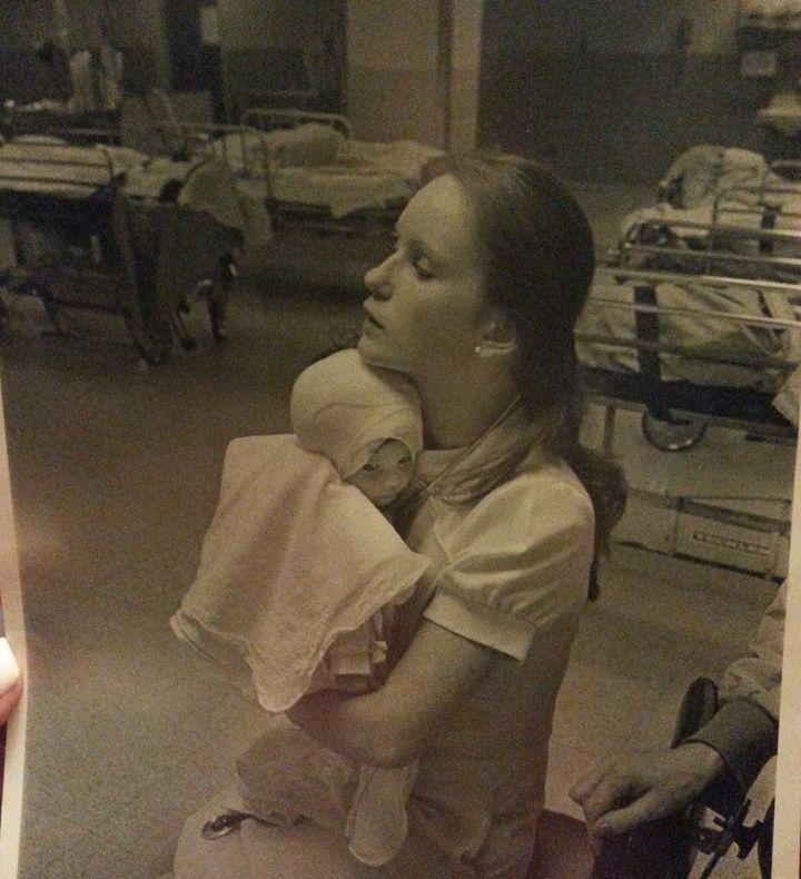 Explicaţia uimitoare din spatele unei imagini care a impresionat internetul. Ce a devenit bebeluşul 