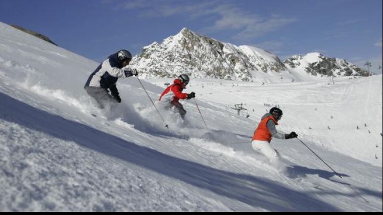 Îți petreci sărbătorile de iarnă în străinătate? Iată ce trebuie obligatoriu să știi!