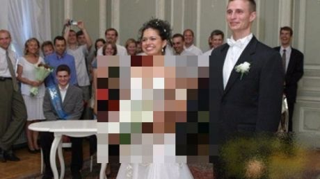 Cum a apărut o mireasă în fața altarului? Preotul a dat-o imediat afară: ”E o blasfemie”