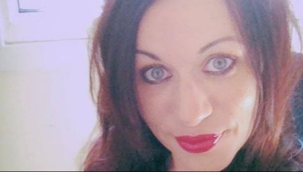 E uimitor ce a făcut această femeie în pragul Crăciunului. Copiii ei sunt absolut șocați!