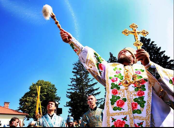 Sărbători religioase 19 decembrie: Ce sfinți celebrăm astăzi