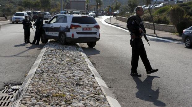 O femeie palestiniană, ucisă după ce a încercat să intre cu mașina în polițiștii israelieni