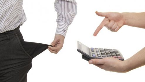 Oraşul românesc în care datornicii vor fi făcuţi de ruşine din 2016: li se publică nume şi prenume