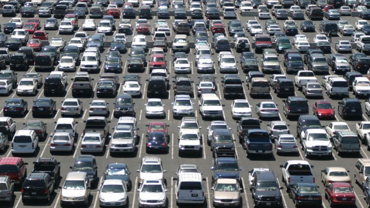 Poza care a făcut înconjurul Facebook-ului. Cum a parcat un șofer în fața unui supermarket