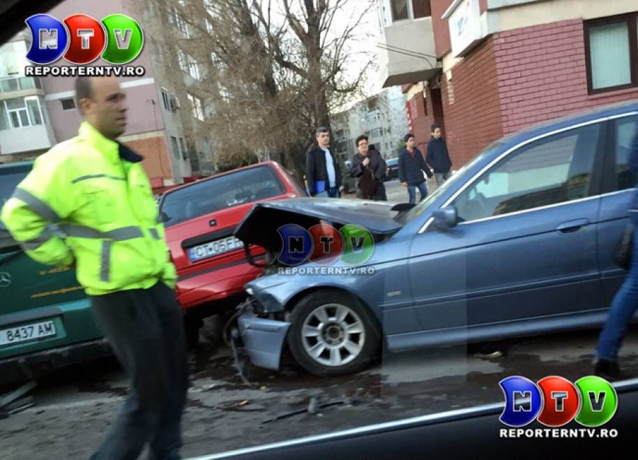 Accident în lanţ, cu şapte maşini, la Constanţa. De vină, un şofer neatent