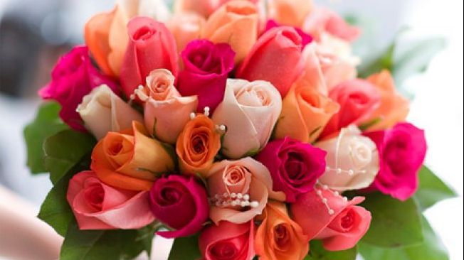Cum să păstrezi mai mult timp buchetele de flori. Metoda simplă prin care nu mai ofilesc