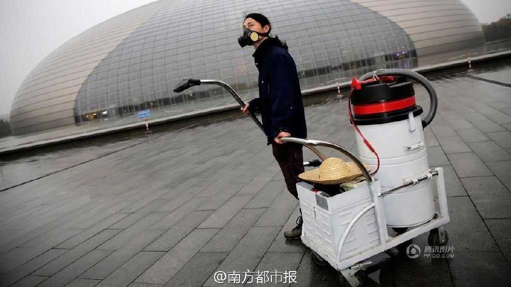 A aspirat aer poluat timp de 100 de zile. Cum arată cărămida creată din el