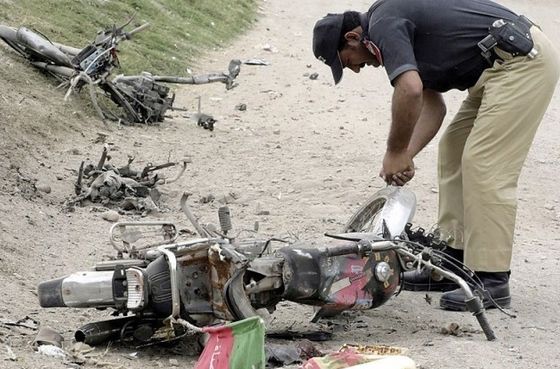 Atentat sinucigaş cu 10 kg de explozibil pe motocicletă: 22 de morţi, 40 de răniţi