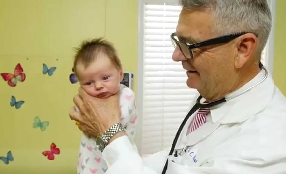 VIDEO. Aşa poţi calma un bebeluş care plânge în doar 3 secunde