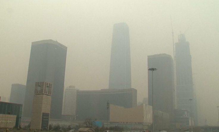 Imagini dramatice: cum arată poluarea la Beijing, orașul în care copiii nu mai ies pe străzi