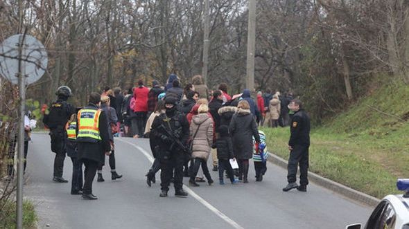 Alertă cu bombă la o şcoală privată din Budapesta. Elevii au fost evacuaţi