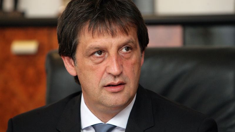 Replica cu tentă sexuală către o jurnalistă pentru care ministrul Apărării sârb şi-a pierdut funcţia