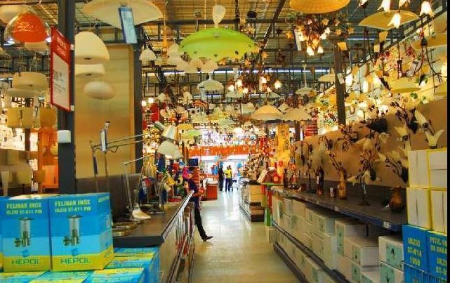 Unul din hipermarketurile din Capitală se pregăteşte să îşi închidă, DEFINITIV, porţile