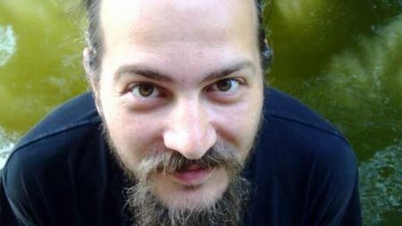 Scrisoarea surorii lui Alexandru Simion, mort în tragedia din Colectiv: "Poți să atingi o mână arsă"