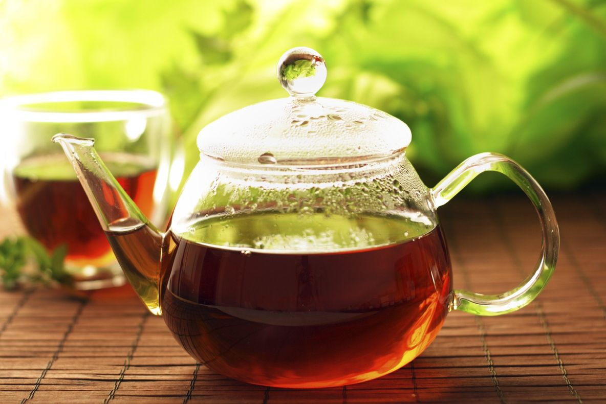 Ceaiul care îți curăță ficatul de toxine și te scapă de kilogramele în plus