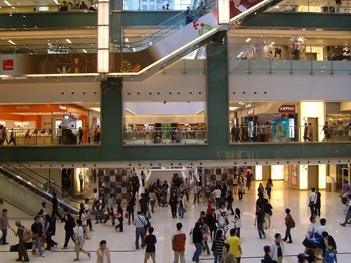 Săptămâna de lucru de patru zile şi jumătate, pentru stimularea consumului.În ce regiune se întâmplă