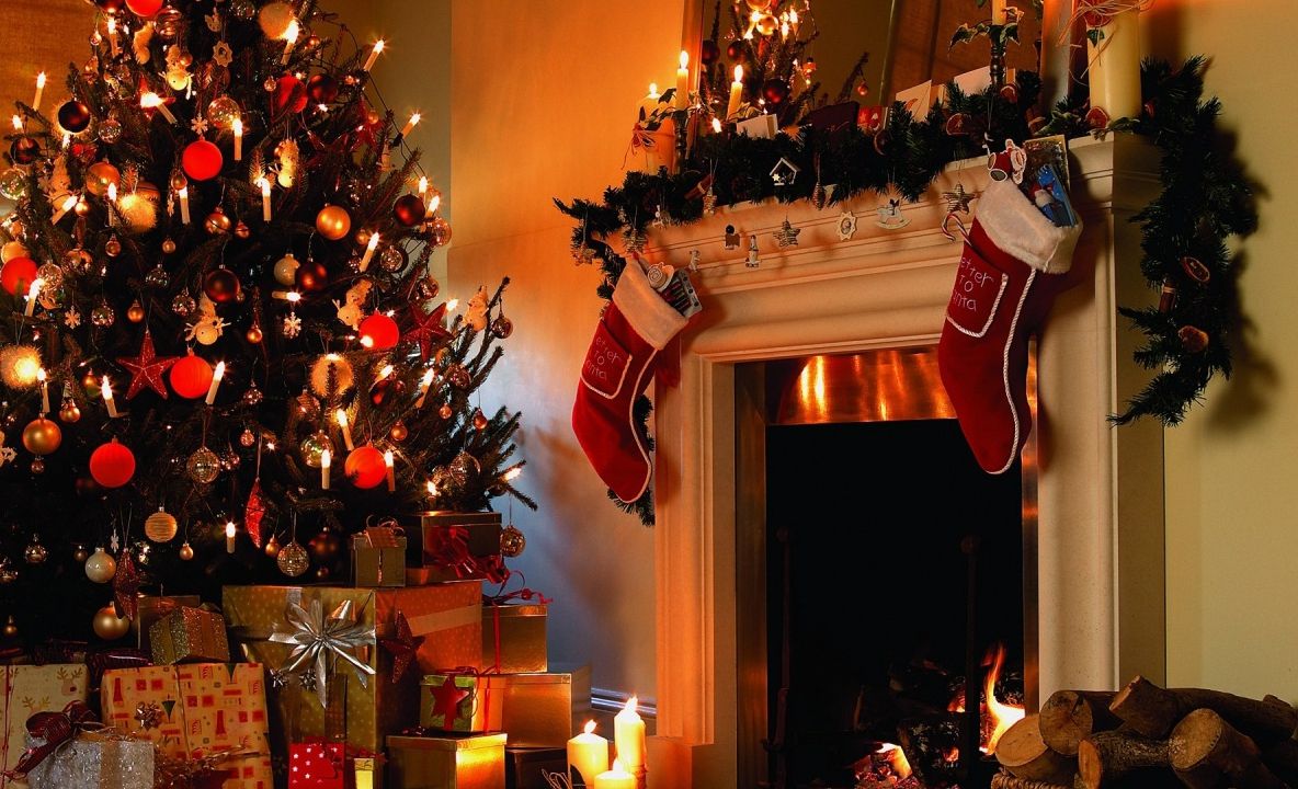 Cum te îmbolnăvește bradul artificial de Crăciun. Cele mai grave afecțiuni 