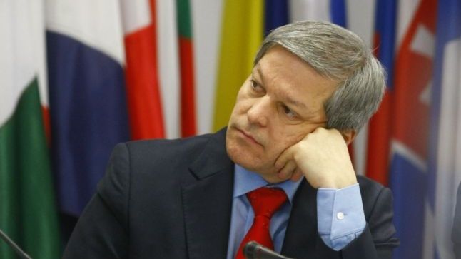 Premierul Cioloş a postat un mesaj pe Facebook. Ce val de critici a primit