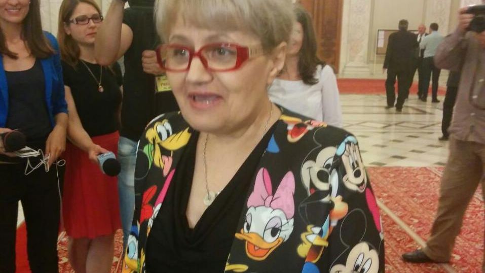 Cristiana Anghel: "Nu l-am jignit pe ciobanul 'acoperit'. 'Prost' înseamnă om din popor" 