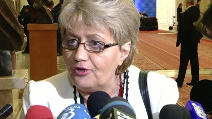 Pensii speciale. Cristiana Anghel: "Angajaţii de la Cotroceni câştigă mai mult şi nu fac nimic!"