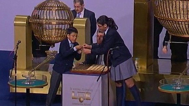 Noroc extraordinar pentru o româncă din Spania: e printre câştigătorii marelui premiu al Loteriei