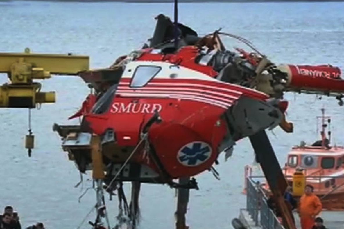Un an de la prăbuşirea elicopterului SMURD în lacul Siutghiol. Arafat: "Nu uităm colegii căzuţi"