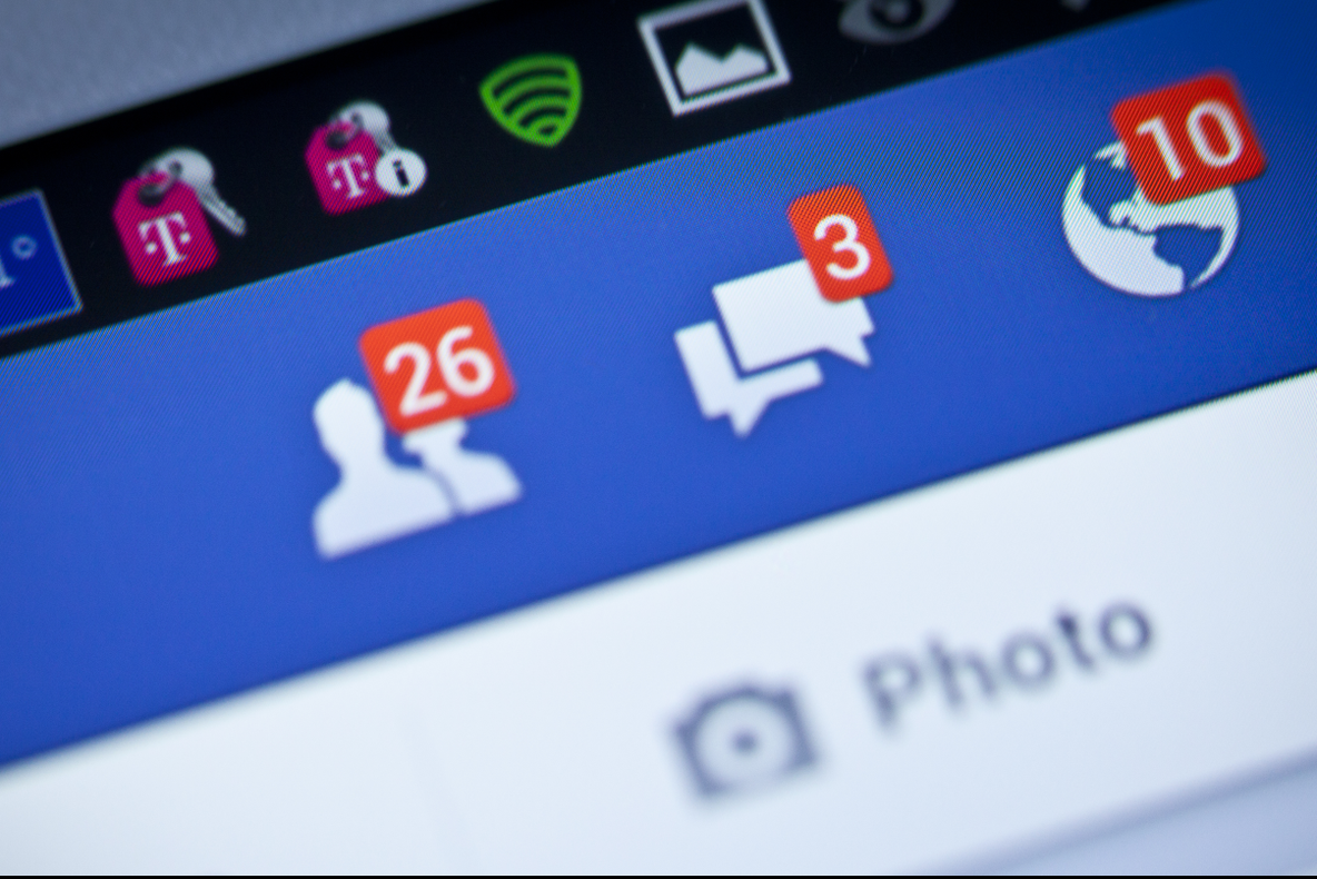 Riscă 32 de ani de închisoare pentru un ”like” pe Facebook. Acuzațiile incredibile care i se aduc